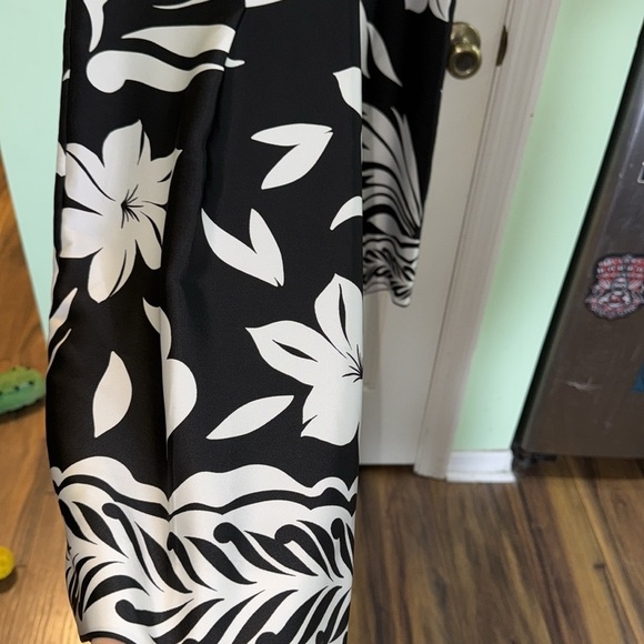 Worthington Black & White Floral Print Wide Leg Chic Pants Stylish Size 8 Tall - Picture 5 of 9